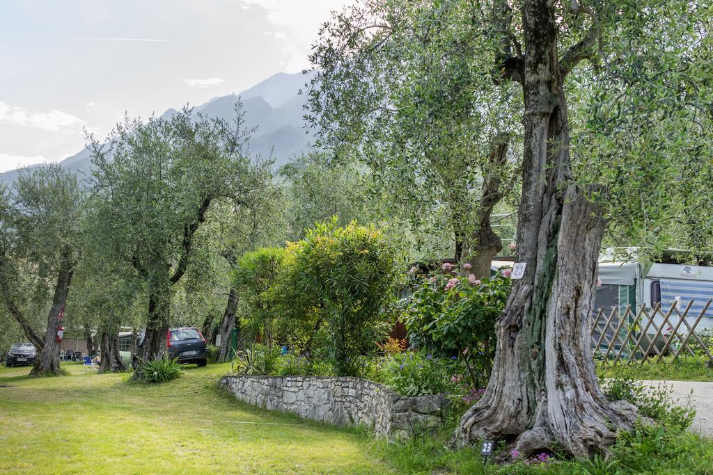Monja Camping Village Brenzone sul Garda Ngoại thất bức ảnh