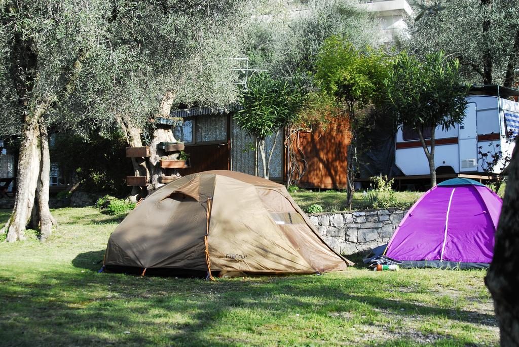 Monja Camping Village Brenzone sul Garda Ngoại thất bức ảnh